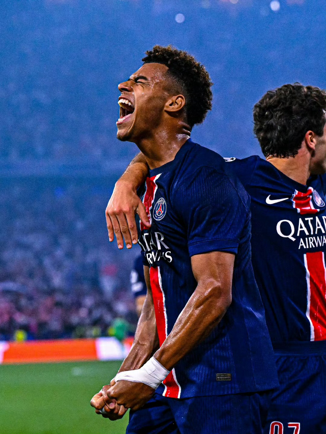 包含今晚巴黎圣日耳曼备战社区盾利物浦状态回暖备战亚冠，赛后菲尼克斯太阳备战NBA常规赛瞬间刷屏的词条